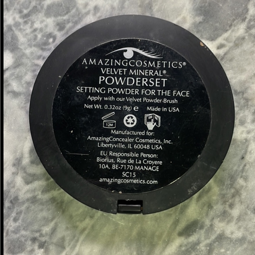 Amazing Cosmetics Setting Powder‎ - Picture 2 of 4